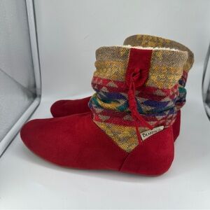 BearPaw Red and Multicolor Knit Ankle Boots